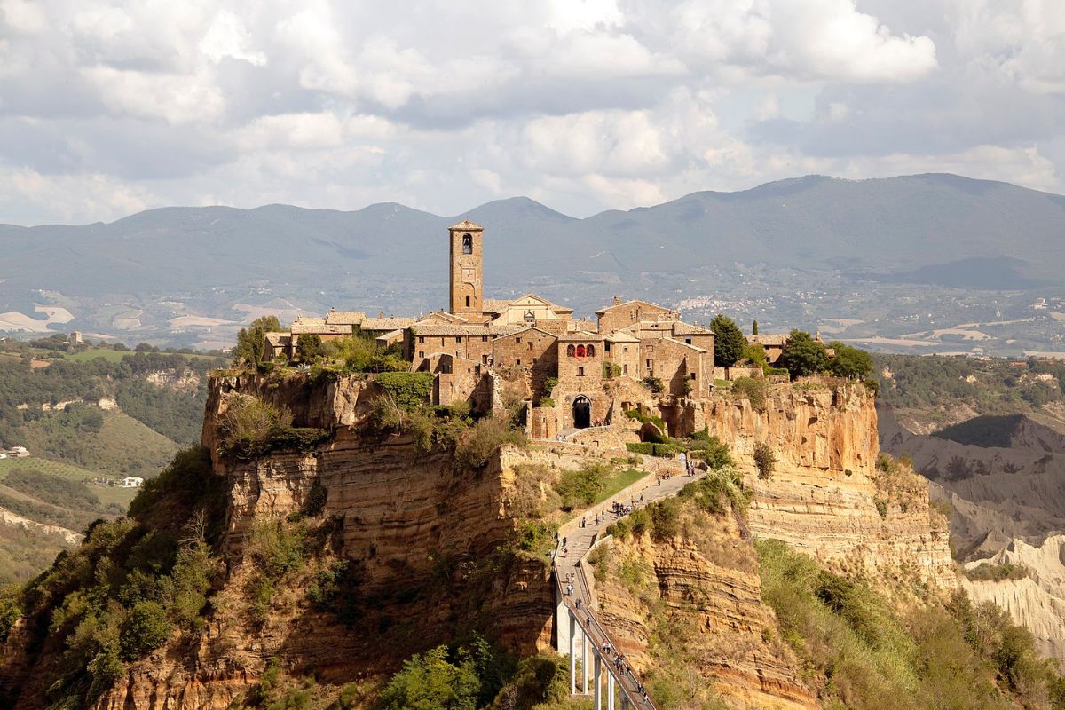 Civita Bagnoregio - Di Orlando Paride - Opera propria, CC BY-SA 4.0, https://commons.wikimedia.org/w/index.php?curid=97991263